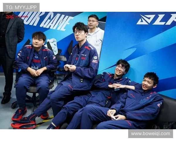 Bin凭借出色的上单表现成为LPL赛区焦点选手带领队伍突破重围 Bin凭借出色的上单表现成为LPL赛区焦点选手带领队伍突破重围