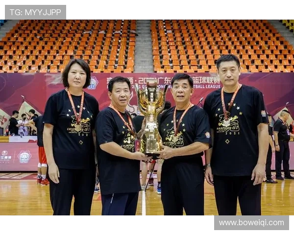 重庆篮球队与成都篮球队赛后分析实力对比与战术探讨